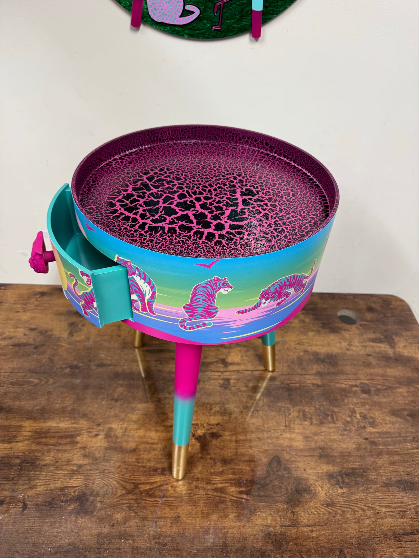 Miami tiger table