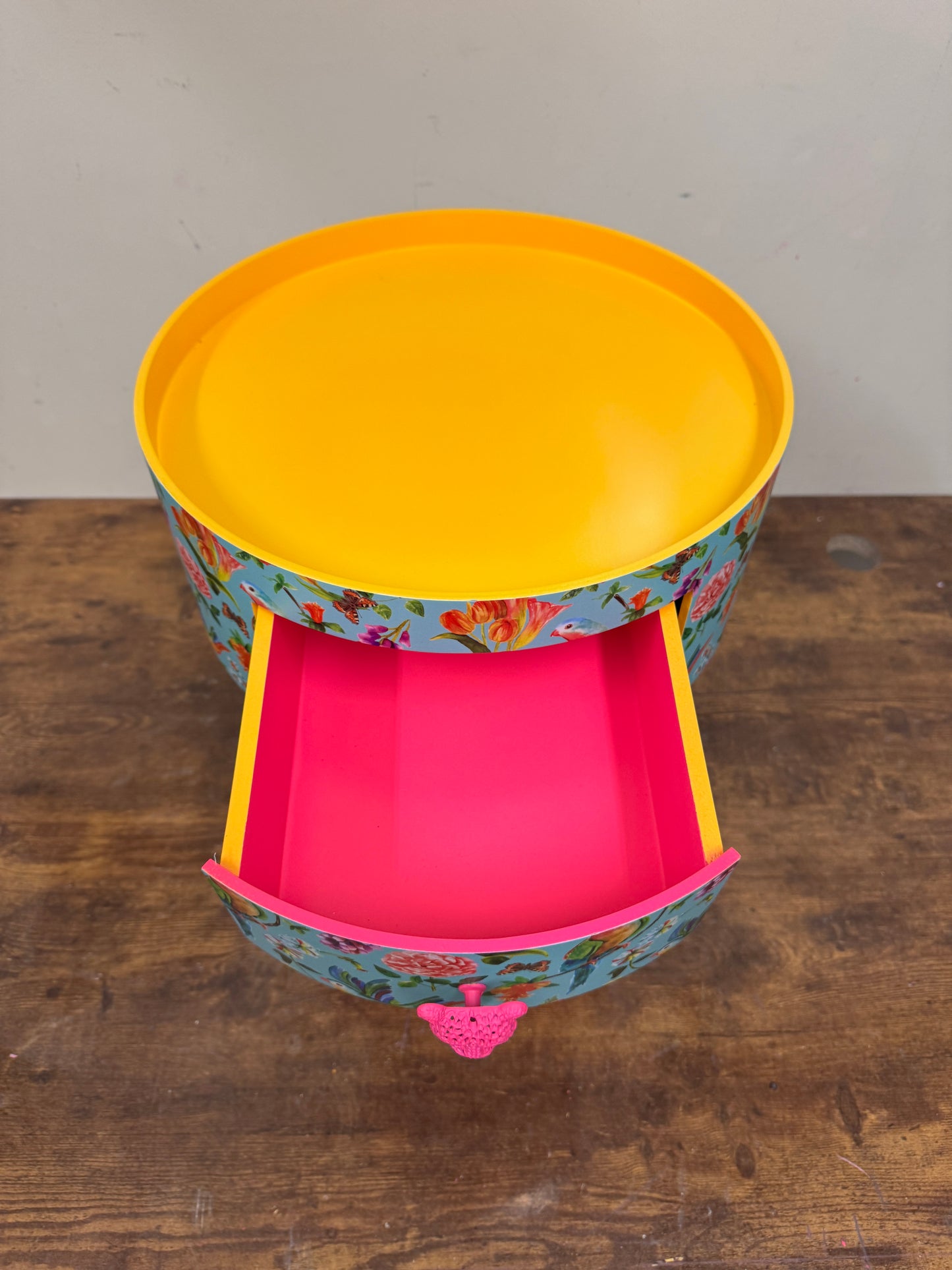 Colourful butterflies and birds table