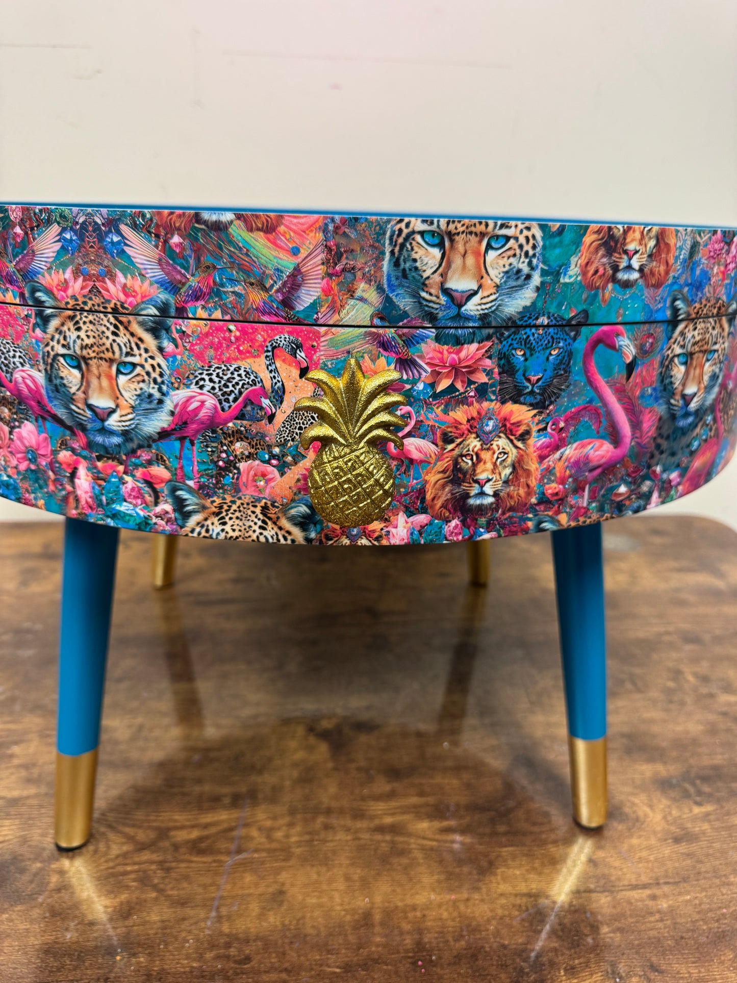 Round coffee table jewel leopard glitter colourful