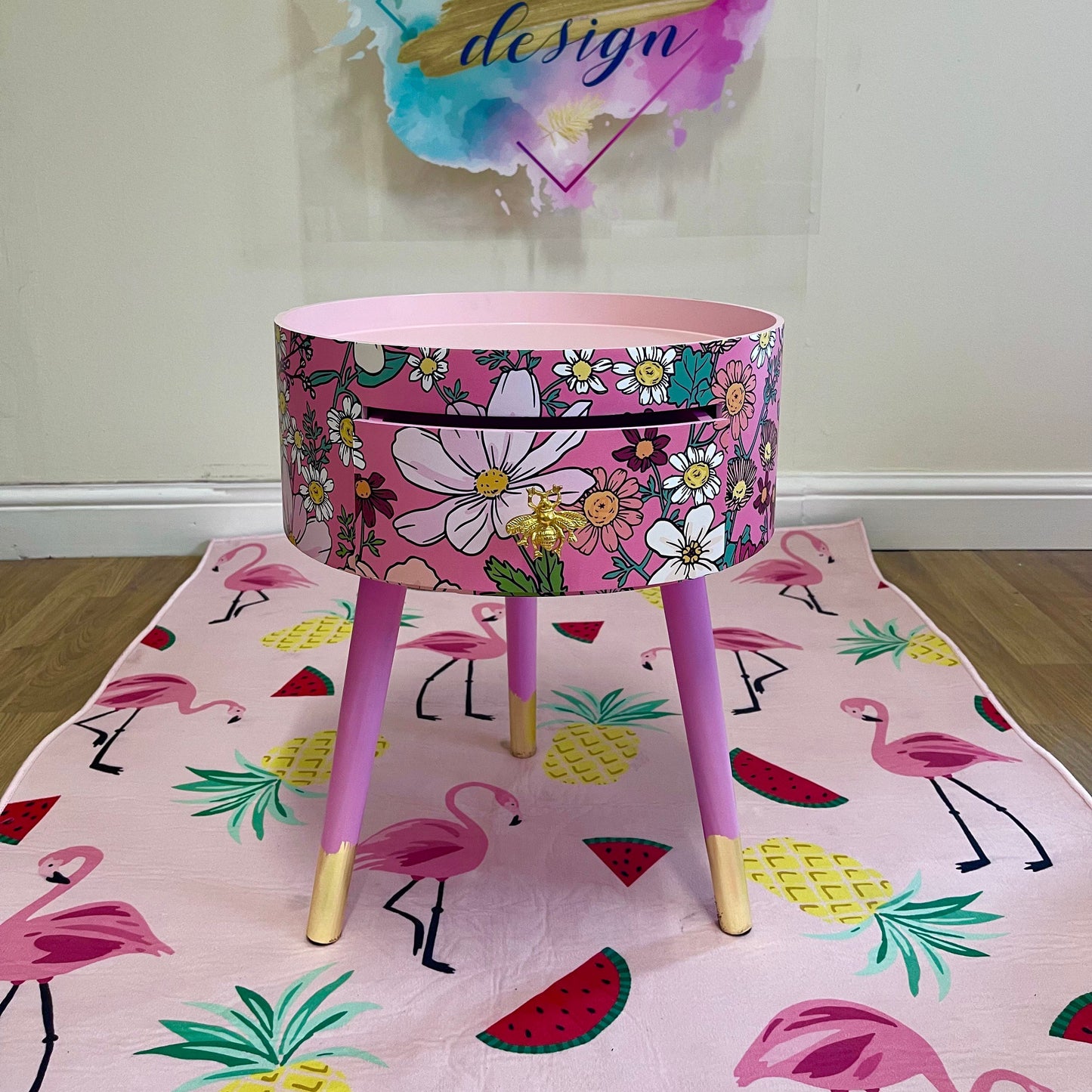 Flower - Wildflowers Pink round side table with floral design. Inbuilt drawer and three legs with bee handle. Boho decor. Flower wooden nightstand