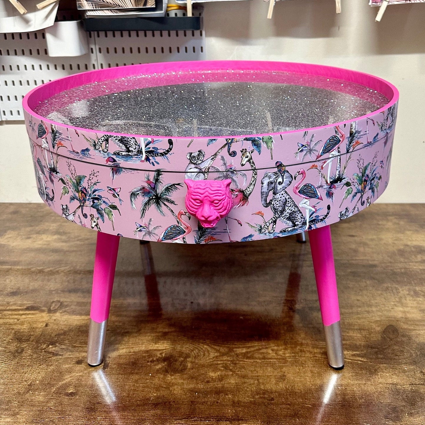 Round coffee table , light pink, hot pink and silver glitter,  flamingo and leopard design. Lift off top for storage. End table Lounge