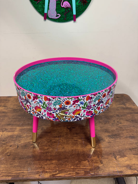 White Wildflower coffee table glitter