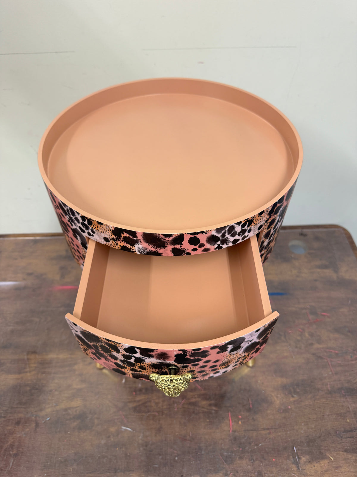 Watercolour Leopard table