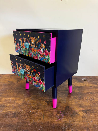 Rio Cheetah Square table Navy blue and hot pink