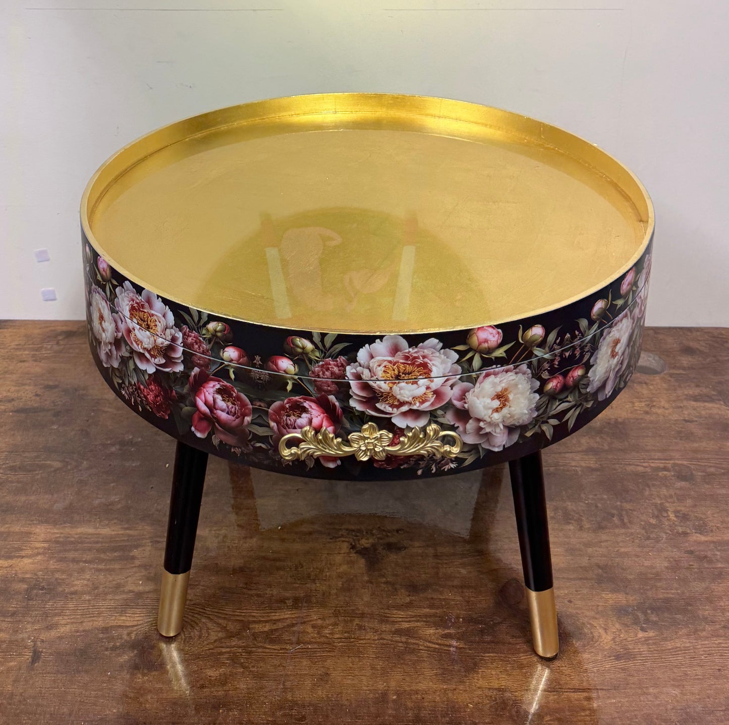 Baroque coffee table gold leaf