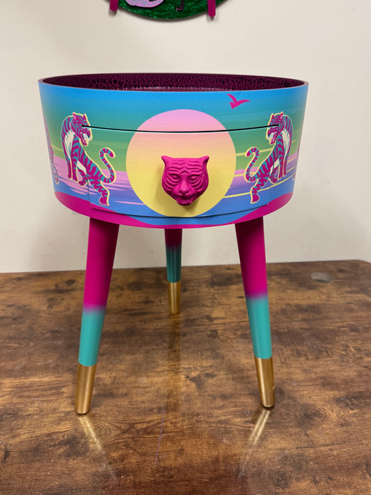 Miami tiger table