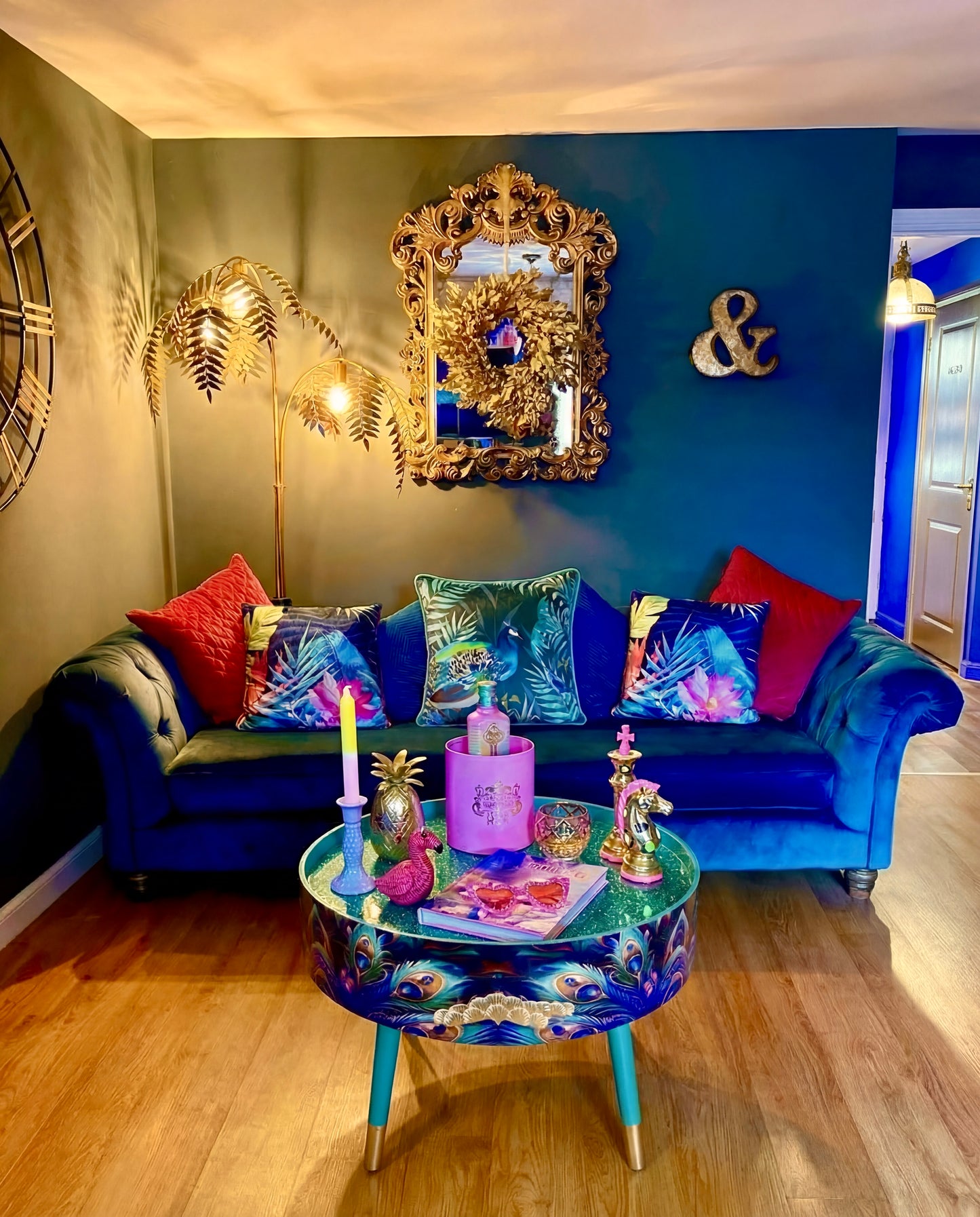 Round coffee table peacock design turquoise glitter