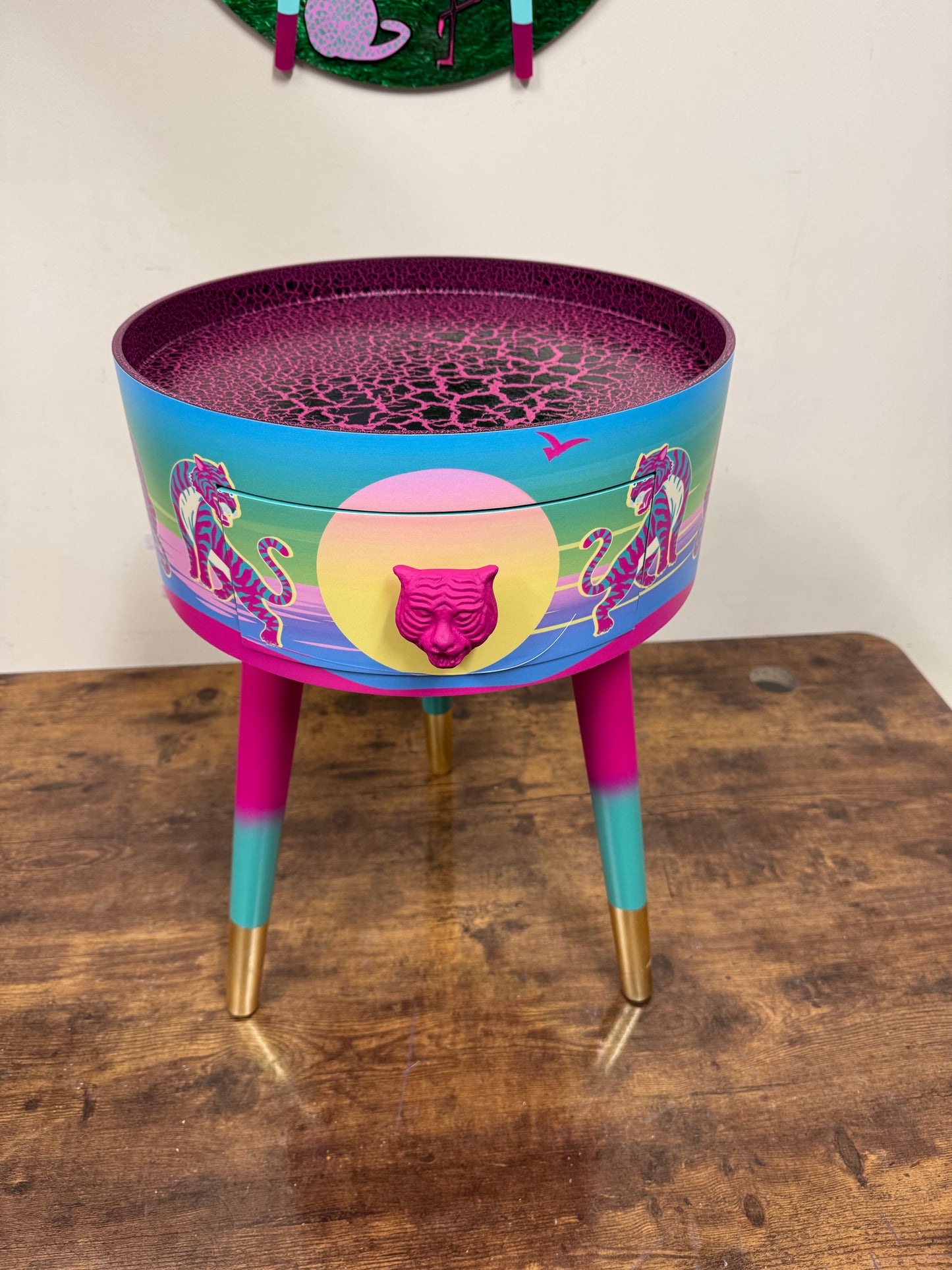 Miami tiger table