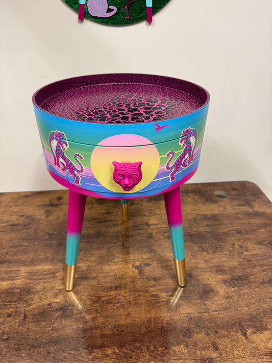 Miami tiger table