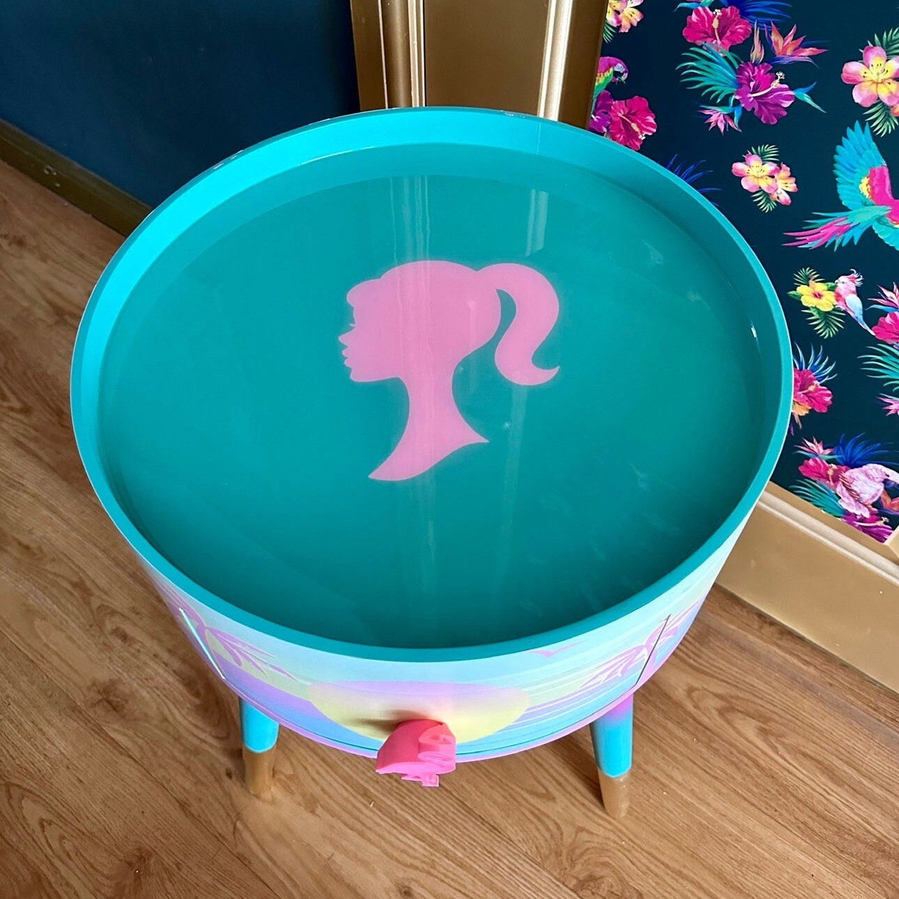 Upgrade - Add on a Logo/Shape/Name on top under resin