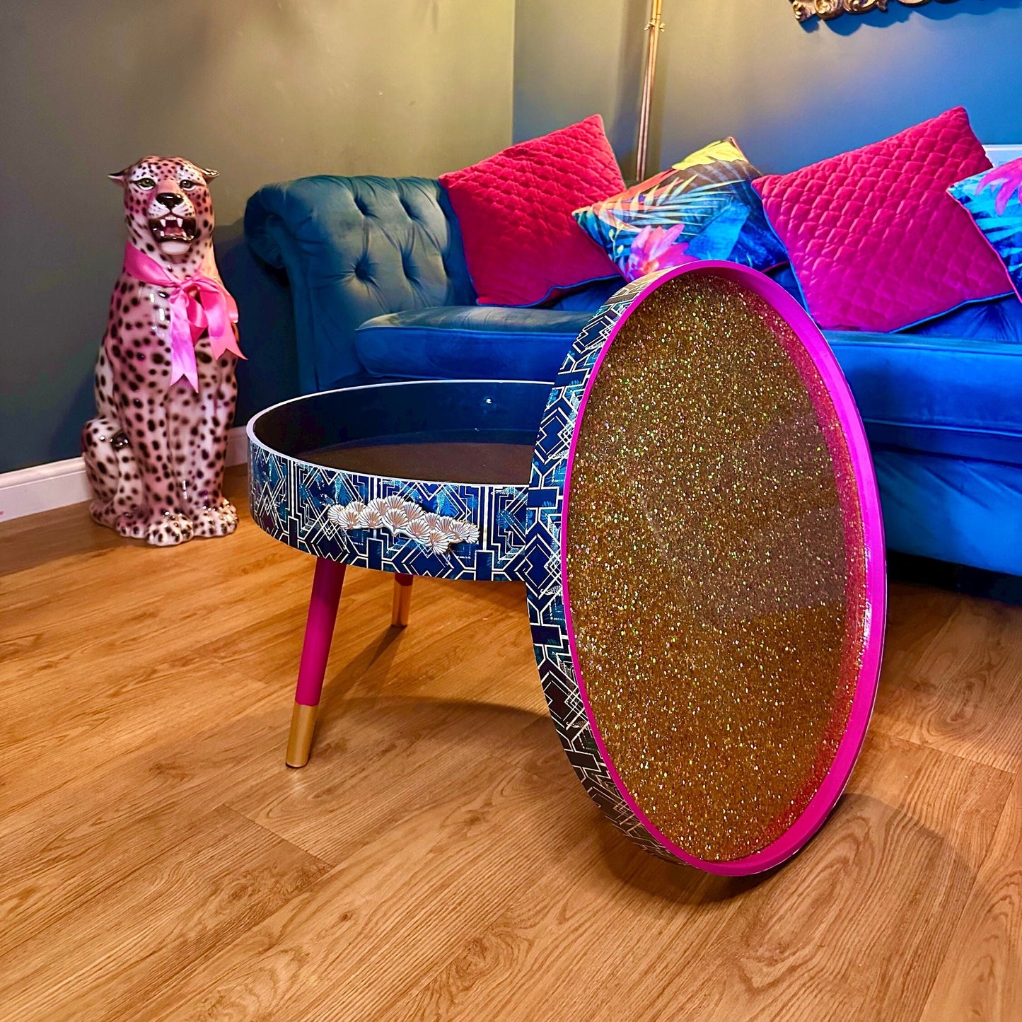 Round coffee table , art deco cheetah leopard design. Hot pink and gold glitter. Round table, lift off top for storage. End table lounge
