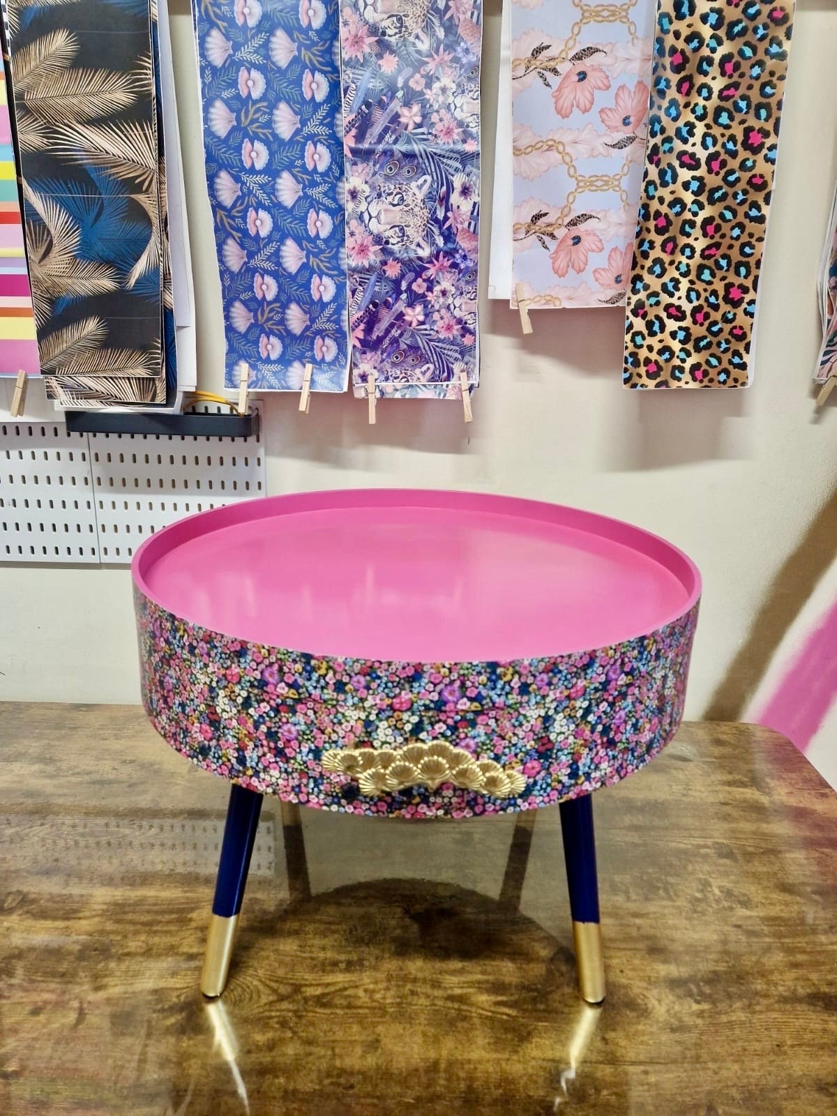 Round coffee table , ditsy floral, multicolour pink blue and green flower design. Round table, lift off top for storage. End table lounge