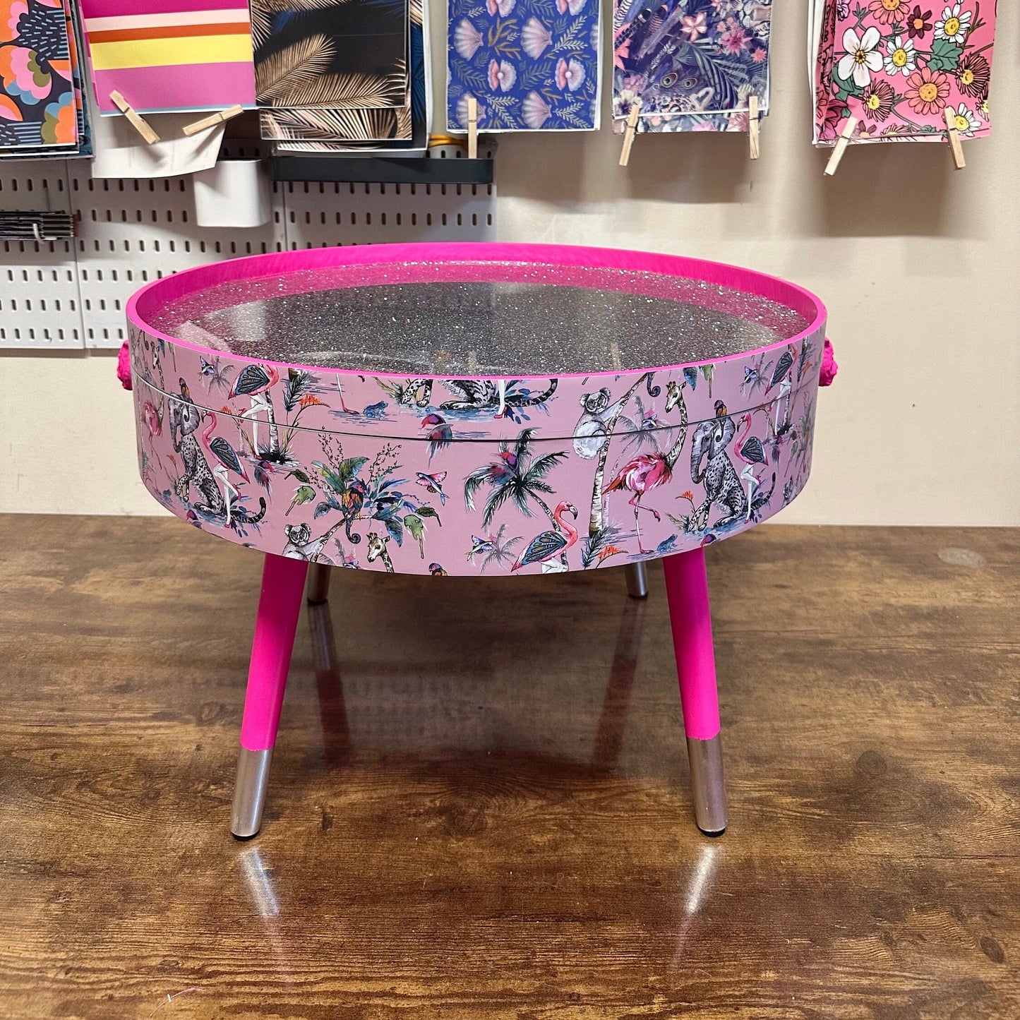 Round coffee table , light pink, hot pink and silver glitter,  flamingo and leopard design. Lift off top for storage. End table Lounge