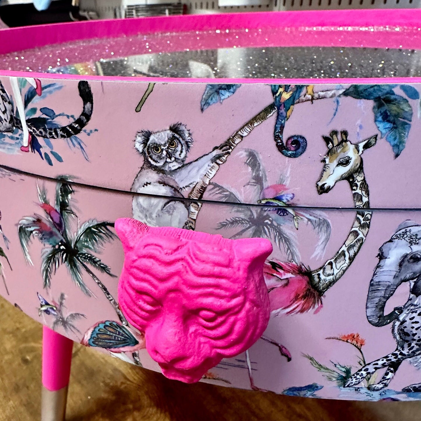 Round coffee table , light pink, hot pink and silver glitter,  flamingo and leopard design. Lift off top for storage. End table Lounge