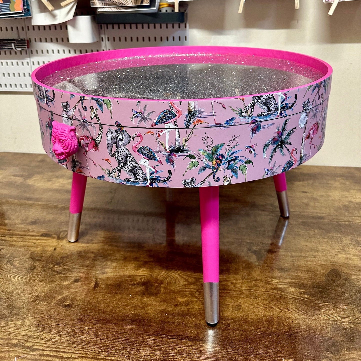 Round coffee table , light pink, hot pink and silver glitter,  flamingo and leopard design. Lift off top for storage. End table Lounge